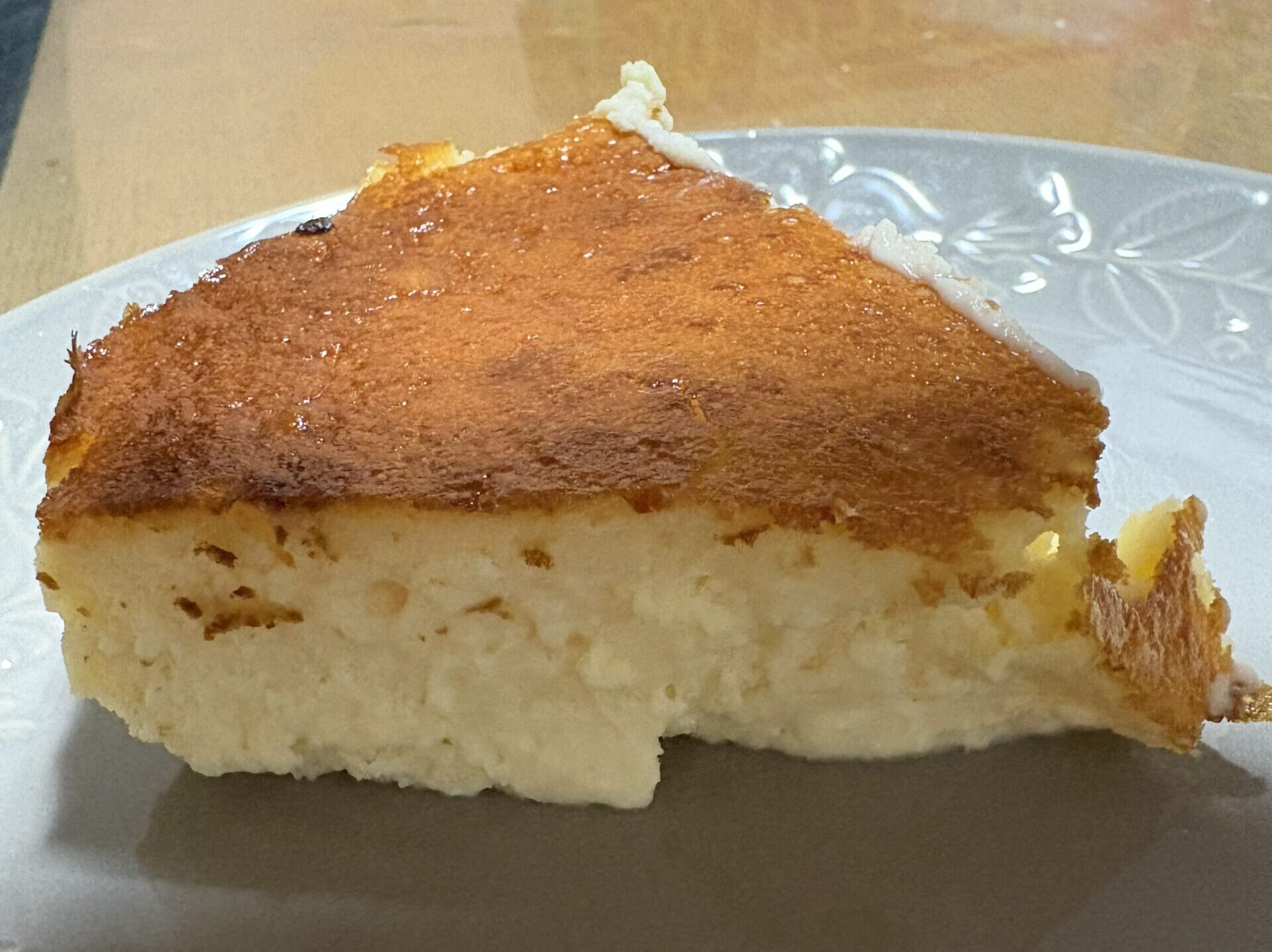 ノンフライヤーで作るバスクチーズケーキの断面